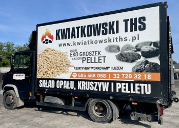 Mercedes z windą rozładunkową 